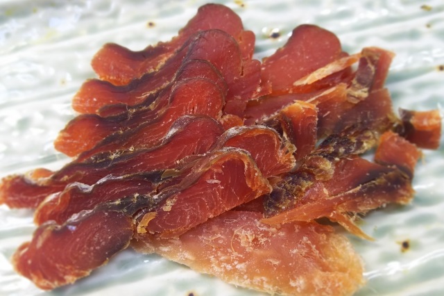 鮭とばの皮は食べる 美味しい食べ方と硬いのが苦手な場合は 主婦の生活ブログ